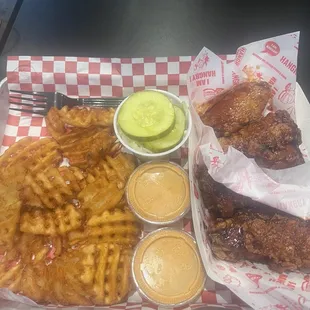 Wings Combo 4 (6-Piece WingsFriesDrink)
