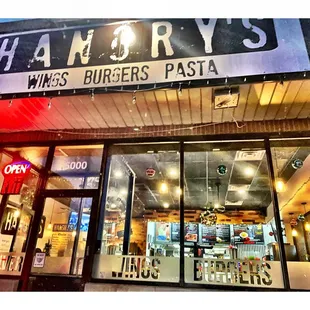 HANGRY&apos;S ! WINGS BURGERS SANDWICHES PASTA SALADS !    Quick Nice Service! Superb Food! Take Out!Delivery! 5000 W.Fullerton Ave. Cool!