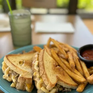 Mac &amp; Mac N' Cheese Grilled Cheese Sandwich