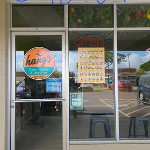 On Friday, Nov 4, I waited 20 mins bc they supposed to open at 10. I left at 10:10 they still weren't open. I even called, no answer