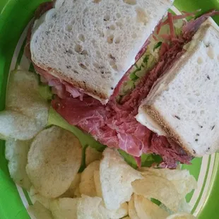 Corned beef sandwich with chips