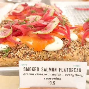 Smoke salmon flatbread