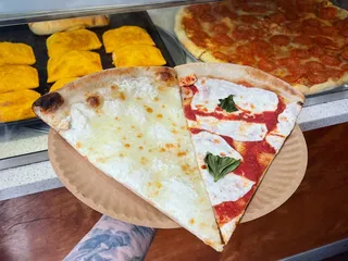 Friendly Gourmet Pizza