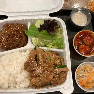 Chicken bulgogi rice plate w/cucumber &amp; bean sprout