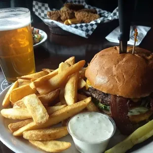 Hanko's Sports Bar & Grill