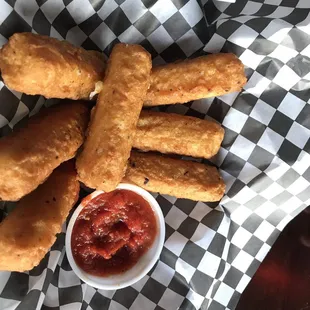 Mozzarella sticks, pass