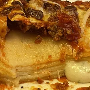 Dry,  burned, no filling lasagna.