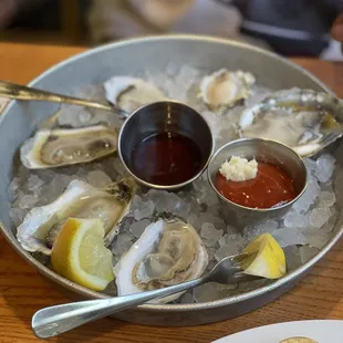 Arrangement of Oysters: Salty Wolfe Blackberry  WellFleet Pickering Pass Hammersley White Stone