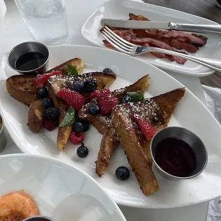 Brioche French Toast w/ Fresh Fruit