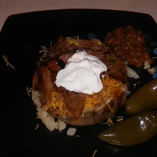 This is the best place to get your brisket, hands down! Friendly cust svc. The mac n chz, baked beans, pecan pie is amazing.