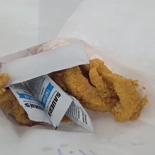 3 pieces of fish with tartar