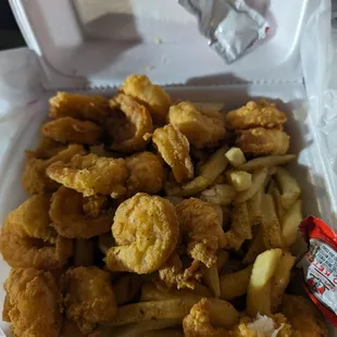 20 piece shrimp plate $15 cheaper w cash they pass on the credit card fee if you use your card