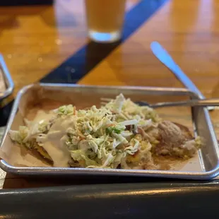 Steve&apos;s Way; corn bread party, pulled pork, slaw, white sauce