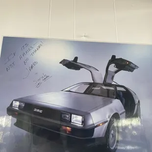 Delorean approved! Great pizza and meatball sandwiches!! The lasagna is pretty nice, too!