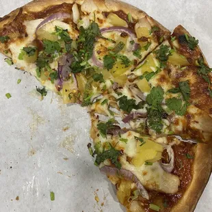 Bbq chicken pizza, added pineapple