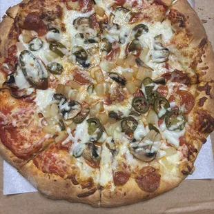 Pepperoni, jalapeño &amp; mushrooms