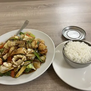 Eight Treasure Seafood Combo.