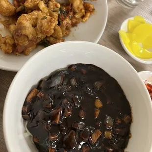 Soybean Paste Noodle Garlic spicy chicken