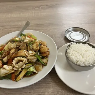 Eight Treasure Seafood Combo