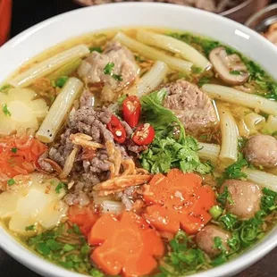 Súp nui - Thick Noodle Soup
