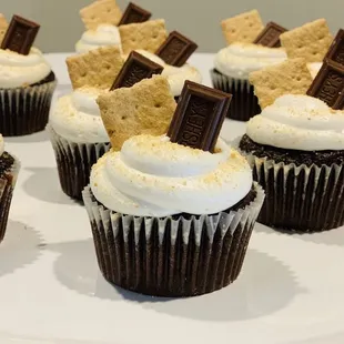 cupcakes with frosting and grahams