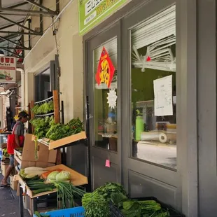 Shops along Hotel St.  Bakery in the middle... not on Maunakea St. as address indicates.
