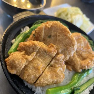 23. Fish Cake Clay Pot Rice