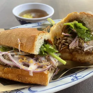 BRISKET BANH MI