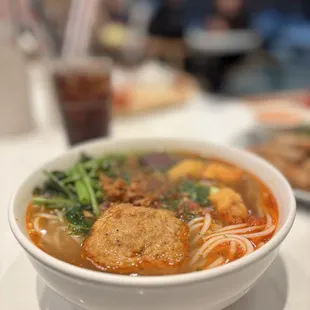 Crab noodle soup with fish cake