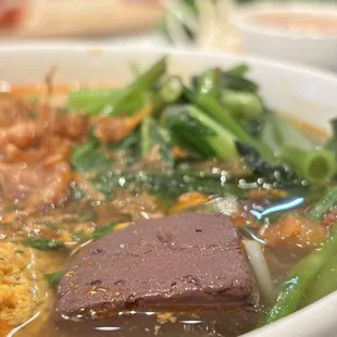 Crab noodle soup with fish cake