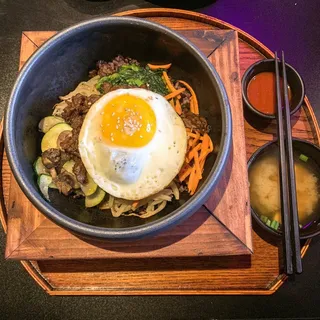 Dolsot Bibimbap*