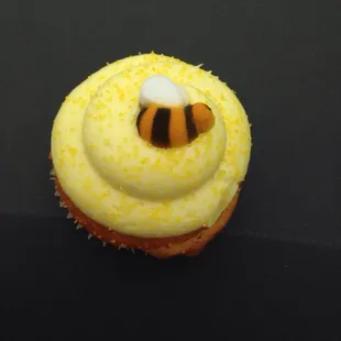 Lemon cupcake with raspberry filling