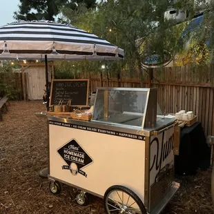 Hans' Homemade Ice Cream is now offering Catering Services with our new Ice Cream Cart.