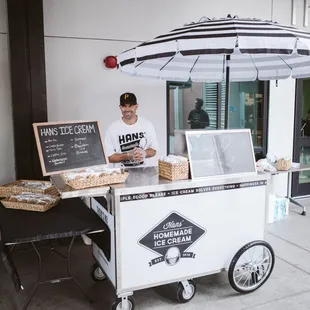 Han's Homemade Ice Cream is now offering Catering Services with our Ice Cream Cart. We can do corporate events, Weddings, Birthdays, etc.