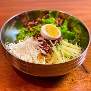 Jjolmyun with Spicy Sauce