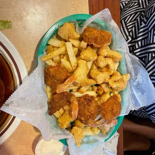 Fish Nuggets and fried shrimp basket