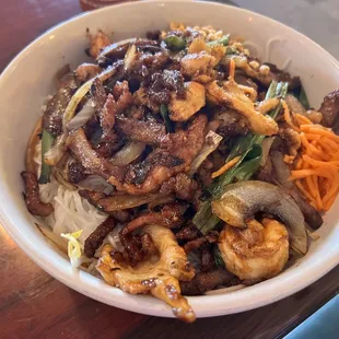 Combination vermicelli bowl