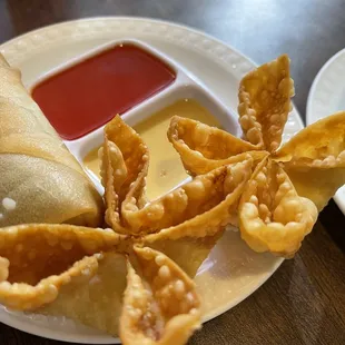Cheese wonton and egg roll- part of lunch combo