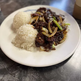 a plate of chinese food