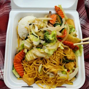 Tofu yakisoba with extra veggies