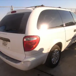 2005 dodge caravan for parts