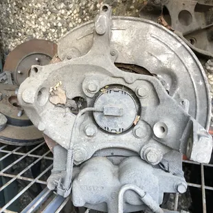 Ford hub spindle knuckle