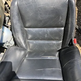 2005 Acura TL driver black leather seat