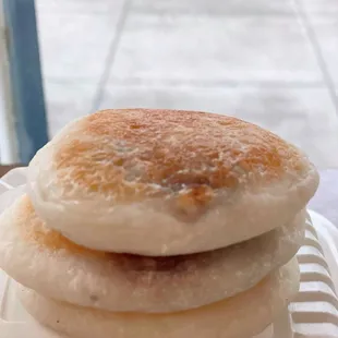 Red bean mochi cakes