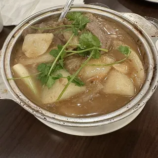 1101. Braised Beef Stew with Turnip in Clay Pot