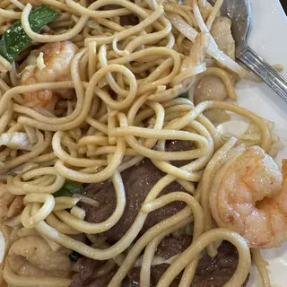 Seafood Chow Mein