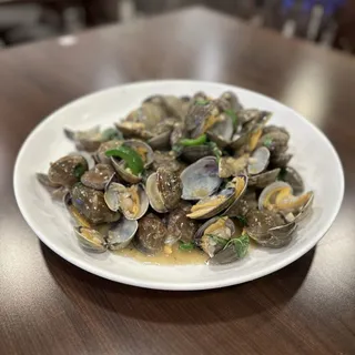 709. Stir-Fried Clams with Basil