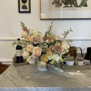 Beautiful bouquet with the colors that I wanted! Pictures doesn't do it justice