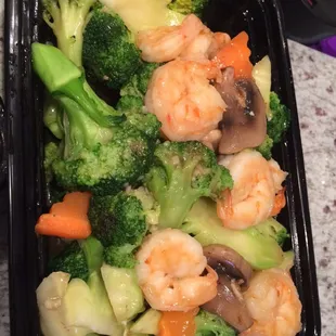 Shrimp and broccoli