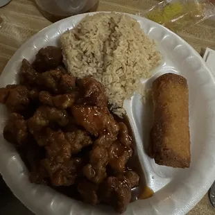 General Tso&apos;s Chicken Combo Dinner